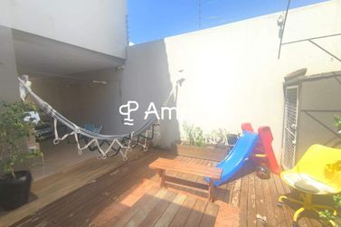Sobrado &agrave; venda - 190m&sup2; - Santa Cruz