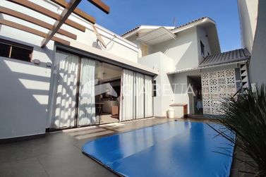Sobrado &agrave; venda - 135m&sup2; - CENTRO