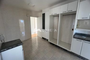 Apartamento &agrave; venda - 234m&sup2; - CENTRO