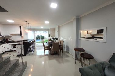 Sobrado &agrave; venda - 131m&sup2; - JARDIM PANCERA