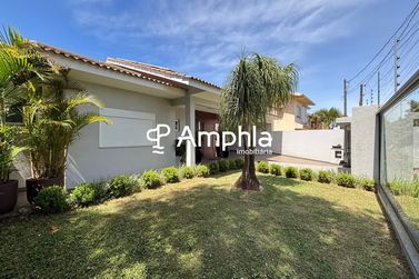 Casa &agrave; venda - 214m&sup2; - Recanto Tropical