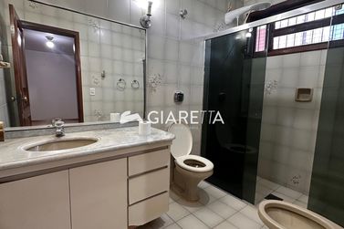 Casa &agrave; venda - 300m&sup2; - CENTRO