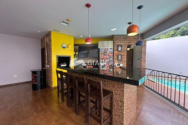 Sobrado &agrave; venda - 251m&sup2; - JARDIM GISELA