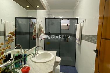 Casa &agrave; venda - 214m&sup2; - CENTRO