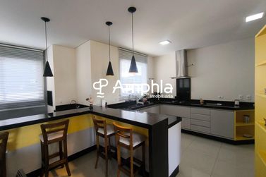 Apartamento &agrave; venda - 230m&sup2; - Centro