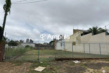 Terreno &agrave; venda - 660m&sup2; - Centro