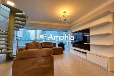 Apartamento &agrave; venda - 220m&sup2; - Centro