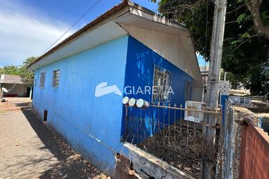 Casa &agrave; venda - 180m&sup2; - CENTRO