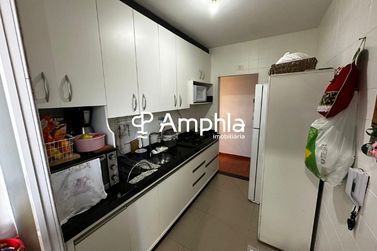 Apartamento &agrave; venda - 74m&sup2; - Centro