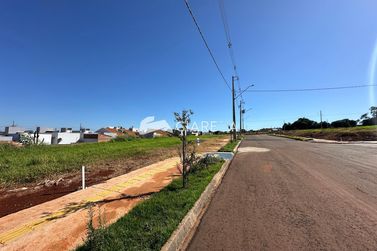 Terreno &agrave; venda - 250m&sup2; - JARDIM PINHEIRINHO
