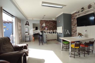 Sobrado &agrave; venda - 135m&sup2; - CENTRO