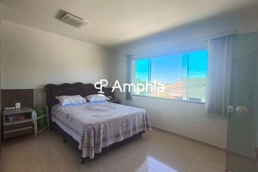 Sobrado &agrave; venda - 240m&sup2; - Recanto Tropical