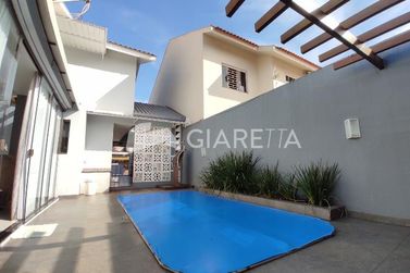 Sobrado &agrave; venda - 135m&sup2; - CENTRO