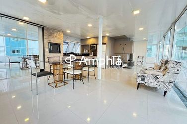 Apartamento &agrave; venda - 220m&sup2; - Centro