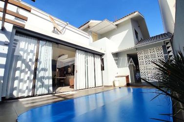 Sobrado &agrave; venda - 135m&sup2; - CENTRO
