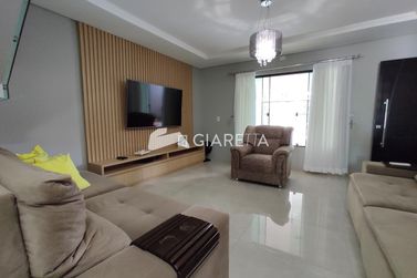 Sobrado &agrave; venda - 225m&sup2; - CENTRO