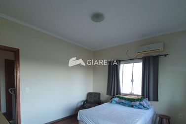 Sobrado &agrave; venda - 240m&sup2; - JARDIM PARIZOTTO