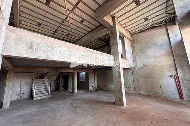 Sala Comercial &agrave; venda - 300m&sup2; - VILA OPERARIA