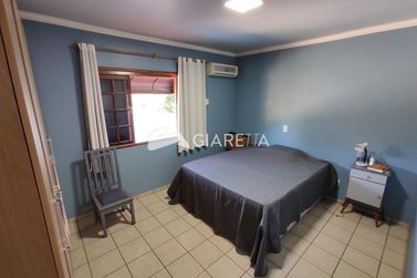 Sobrado &agrave; venda - 246m&sup2; - CENTRO