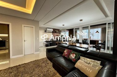 Apartamento &agrave; venda - 231m&sup2; - Centro