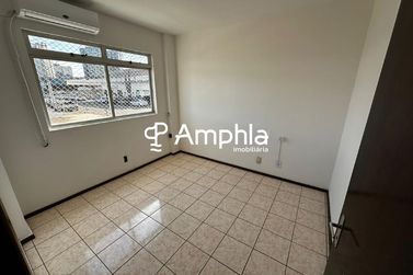 Apartamento &agrave; venda - 74m&sup2; - Centro