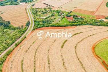 Terreno &agrave; venda - 127000m&sup2; - Zona Rural