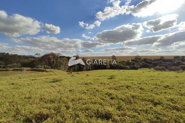 Ch&aacute;cara &agrave; venda - 920m&sup2; - ZONA RURAL