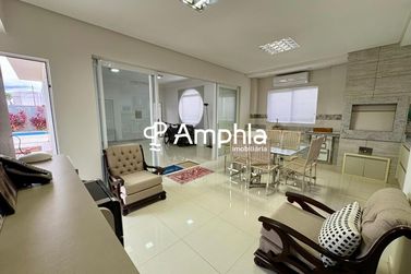 Casa &agrave; venda - 300m&sup2; - FAG