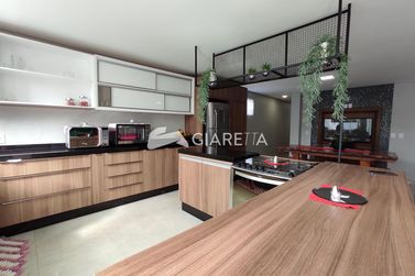 Sobrado &agrave; venda - 225m&sup2; - CENTRO