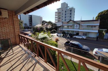 Sobrado &agrave; venda - 246m&sup2; - CENTRO