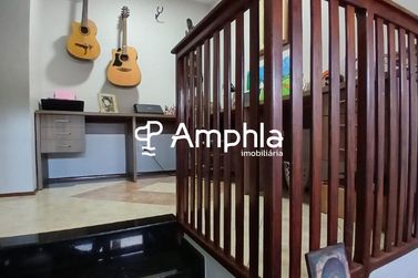 Sobrado &agrave; venda - 250m&sup2; - Recanto Tropical