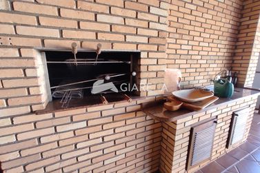 Sobrado &agrave; venda - 246m&sup2; - CENTRO
