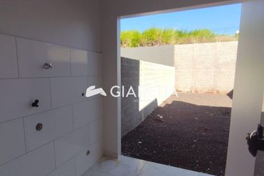 Casa para alugar - 60m&sup2; - JARDIM BRESSAN