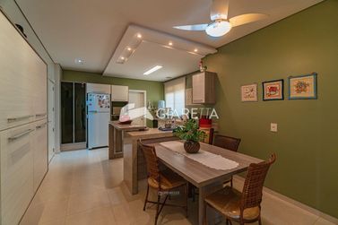 Apartamento &agrave; venda - 197m&sup2; - CENTRO