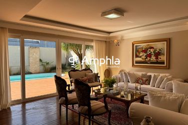 Casa &agrave; venda - 355m&sup2; - Centro