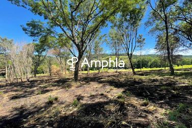 Ch&aacute;cara &agrave; venda - 4000m&sup2; - Centro