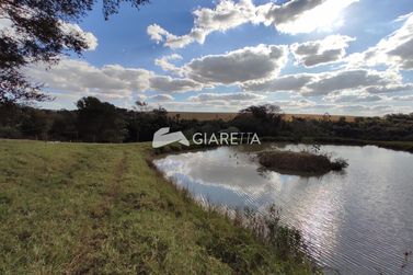 Ch&aacute;cara &agrave; venda - 920m&sup2; - ZONA RURAL
