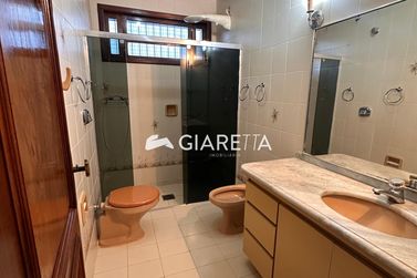 Casa para alugar - 300m&sup2; - CENTRO