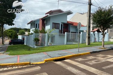 Sobrado para alugar - 300m&sup2; - JARDIM GISELA