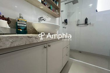 Apartamento &agrave; venda - 144m&sup2; - Meia Praia