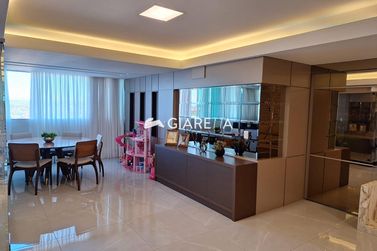 Apartamento &agrave; venda - 137m&sup2; - CENTRO