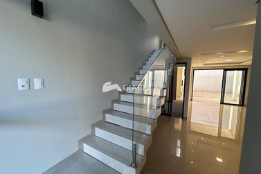 Sobrado &agrave; venda - 165m&sup2; - JARDIM GISELA