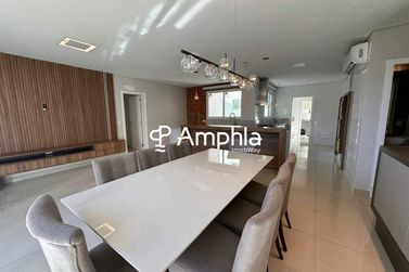 Apartamento &agrave; venda - 244m&sup2; - Centro