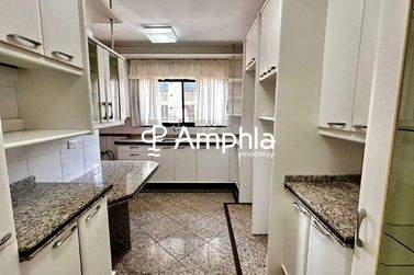 Apartamento &agrave; venda - 227m&sup2; - Centro