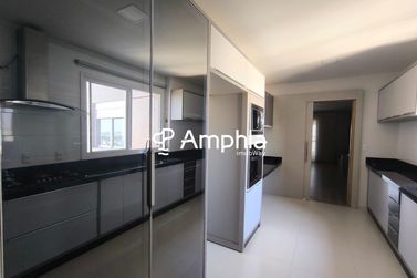 Apartamento &agrave; venda - 140m&sup2; - Centro