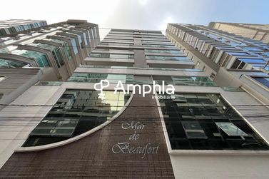Apartamento &agrave; venda - 144m&sup2; - Meia Praia