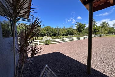 Ch&aacute;cara para alugar - 194m&sup2; - ZONA RURAL