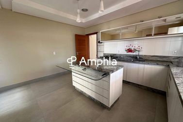 Sobrado &agrave; venda - 388m&sup2; - Santa Cruz