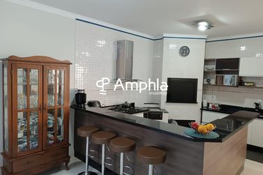 Casa &agrave; venda - 220m&sup2; - Industrial Leste