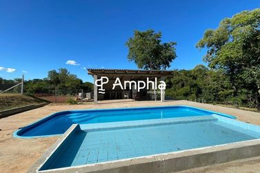 Ch&aacute;cara &agrave; venda - 4000m&sup2; - Centro